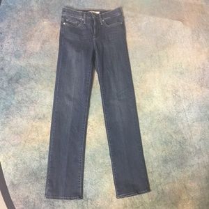 REDUCED TO SELL! NWOT Levis 314 Shaping Straight Leg Jeans, Size 26